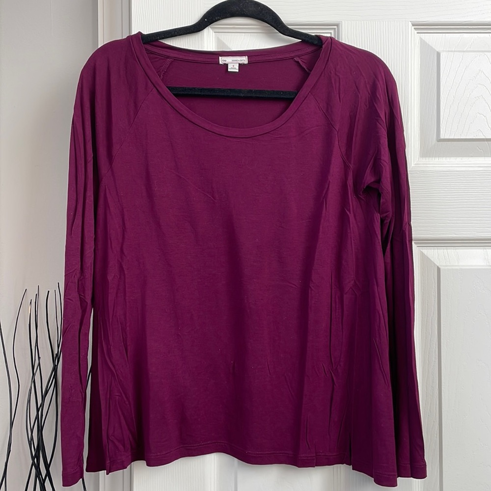 Gap Fuschia long sleeve Tshirt